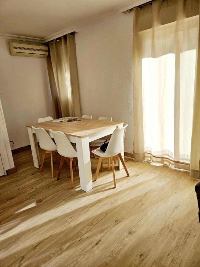 Apartamento Familiar En Triana Sevilla Kültér fotó