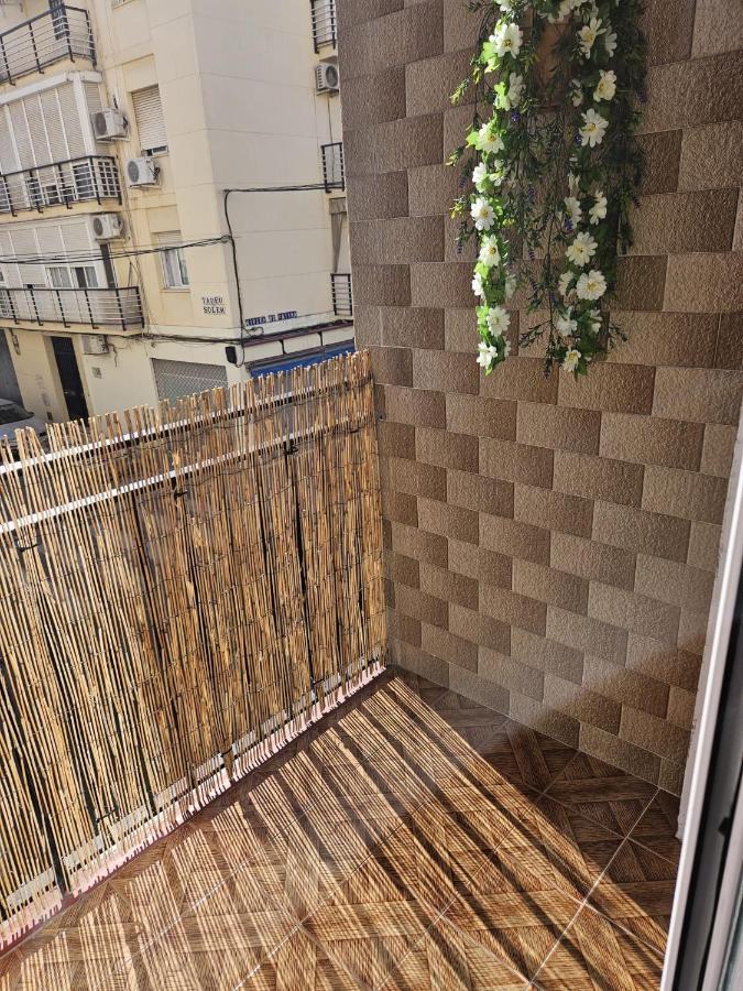Apartamento Familiar En Triana Sevilla Kültér fotó